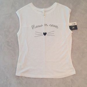 Cute white tank top.